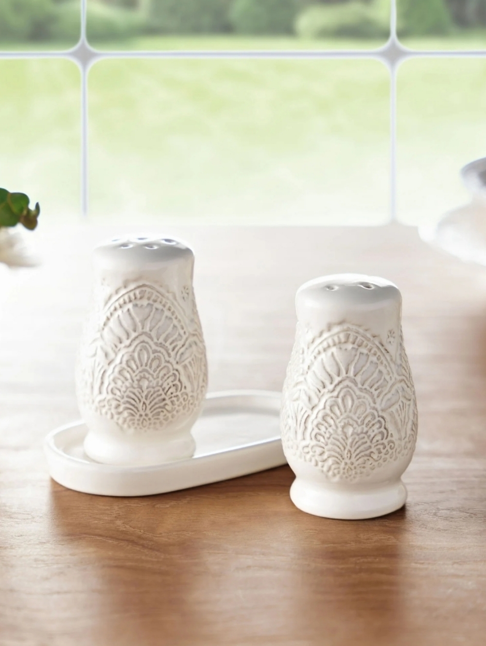 New The Pioneer Woman Vintage Lace  Embossed Ceramic Salt and Pepper Shaker Set